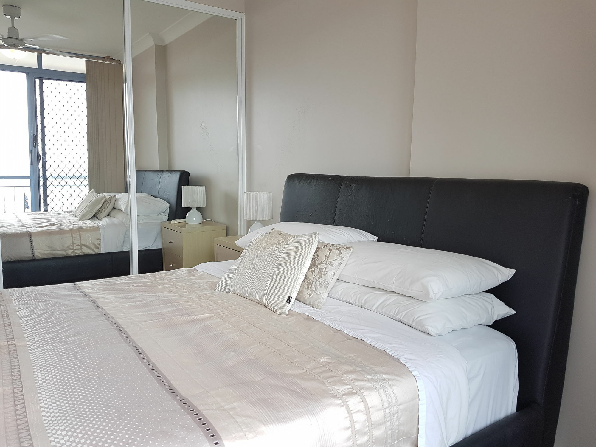 Newcastle Short Stay Accommodation - Sandbar Newcastle Beach Extérieur photo